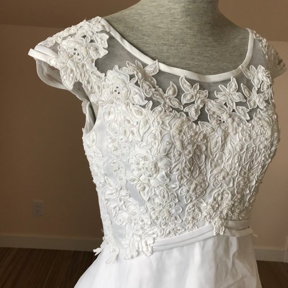 NEW Bridal Dress Cap Sleeve Embellished Satin Bodice Wedding Gown Scallop Train - Picture 4 of 13